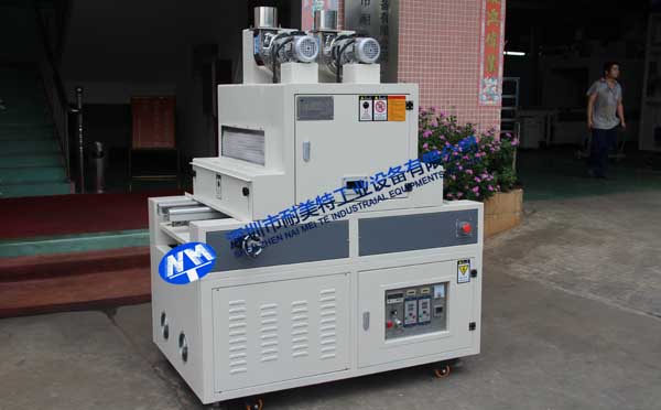 無極冷光源UV機(jī) 無極冷光源UV機(jī)